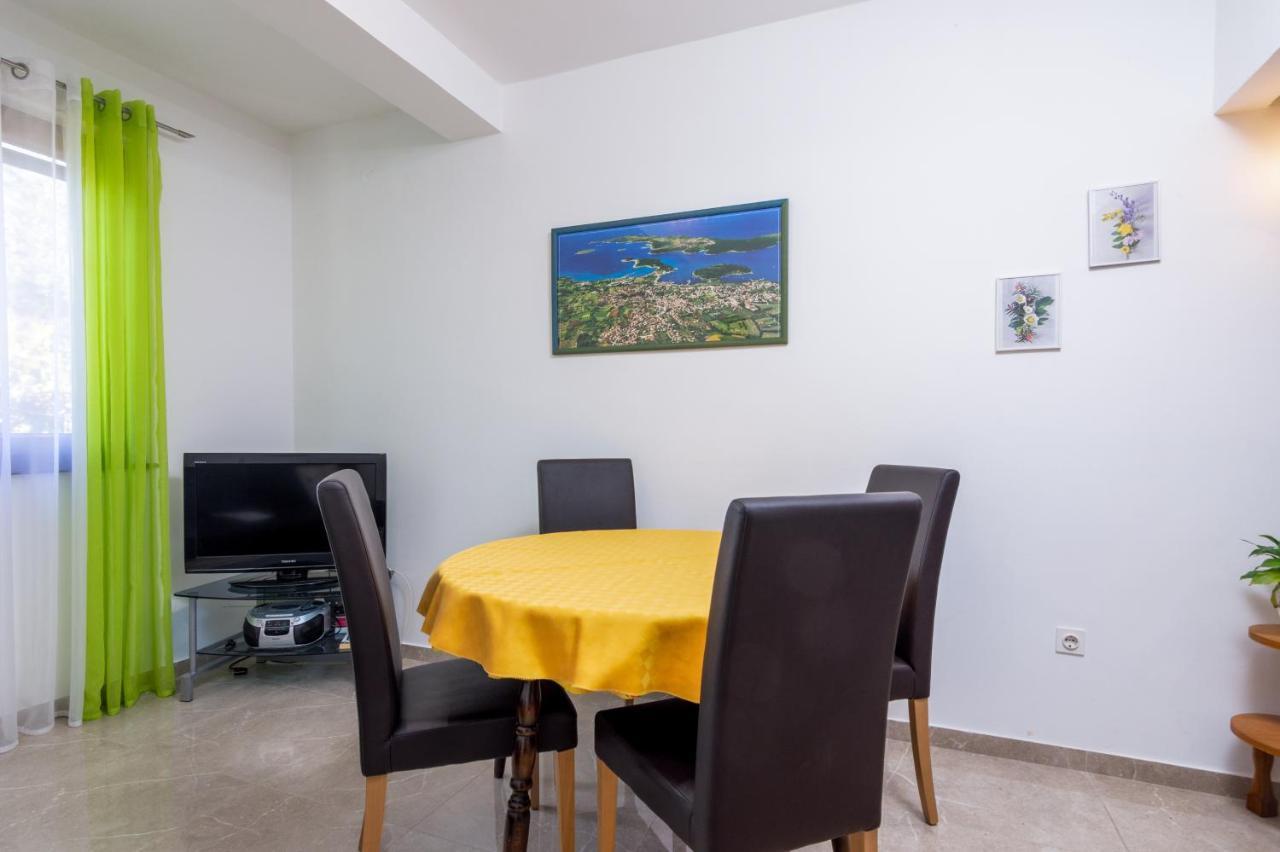 Apartments With A Parking Space Medulin - 7494 Bagian luar foto